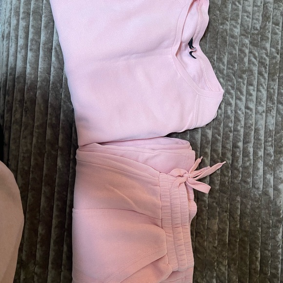 Pink set - Picture 2 of 2